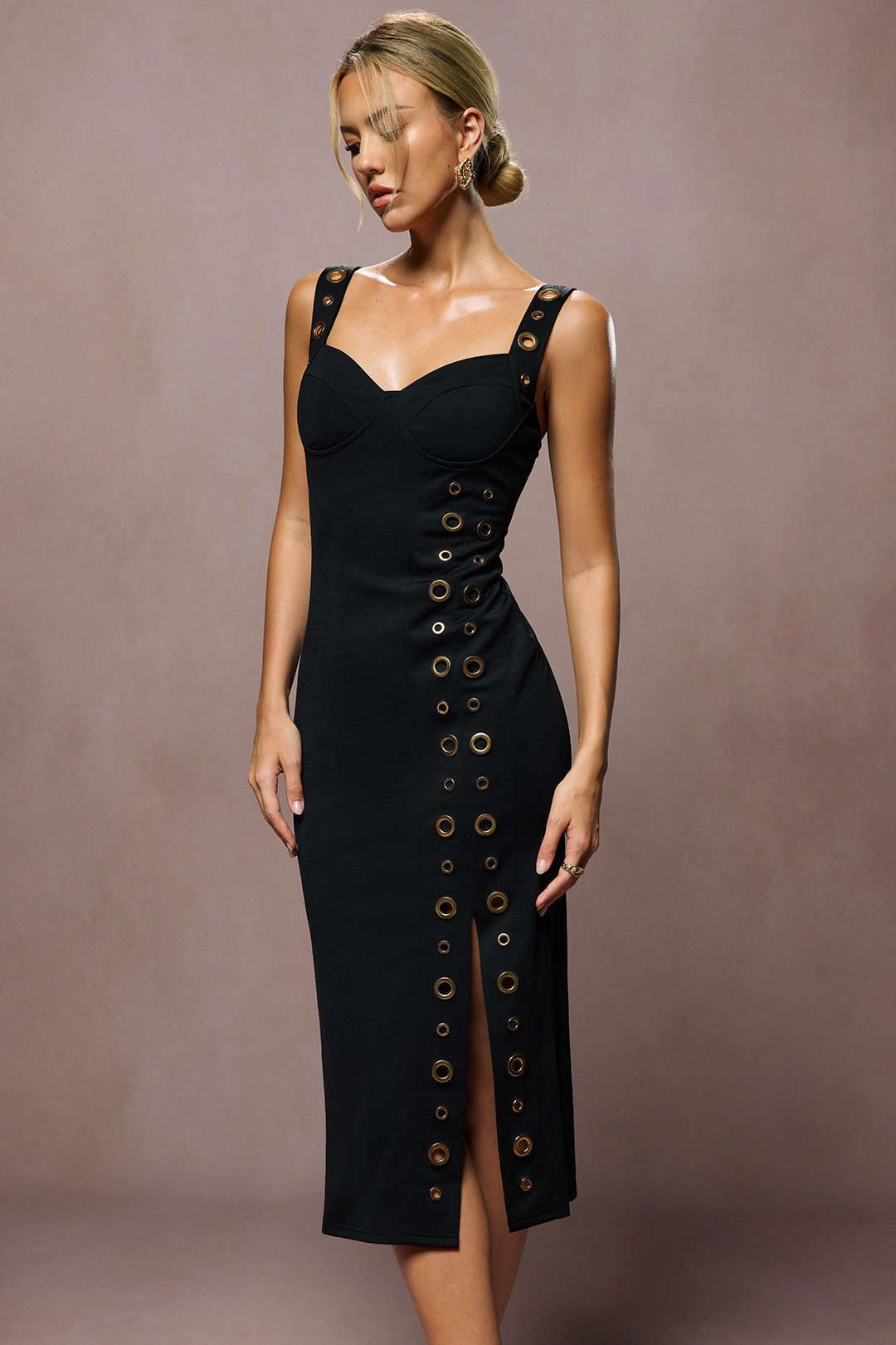 Robe midi sans manches avec fermeture éclair et œillets métalliques