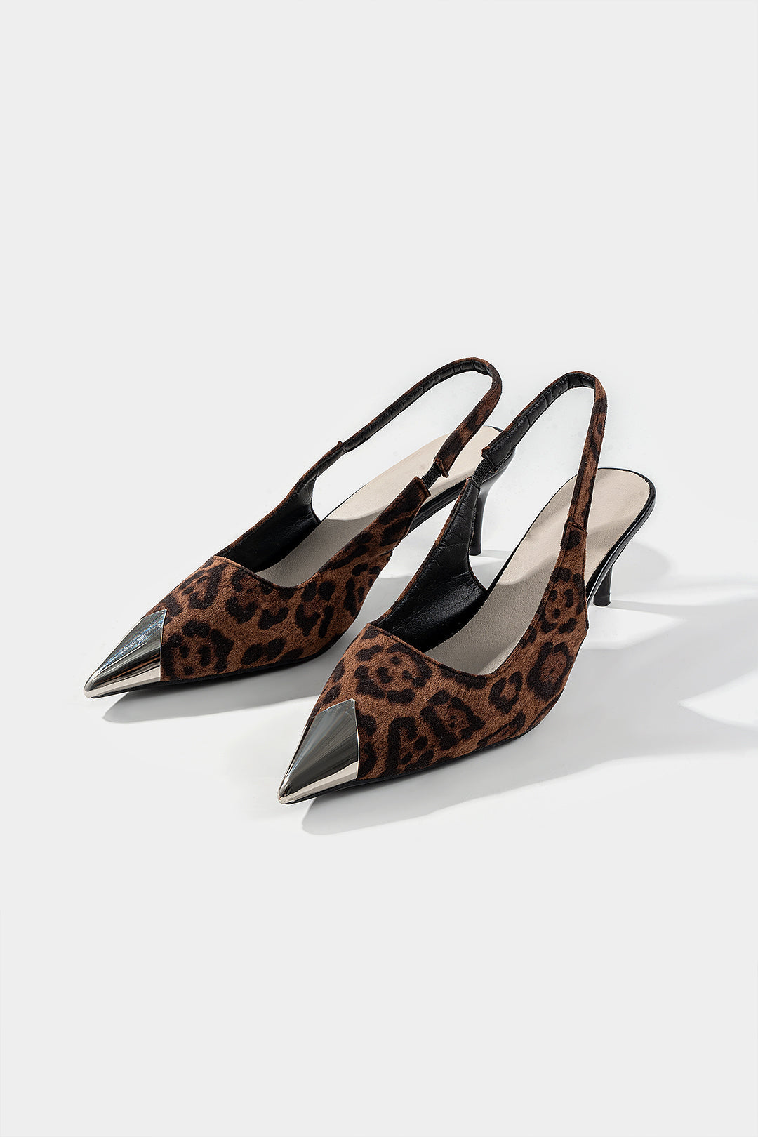 Leoparden-Metallic-Absatzschuhe mit spitzer Zehenpartie