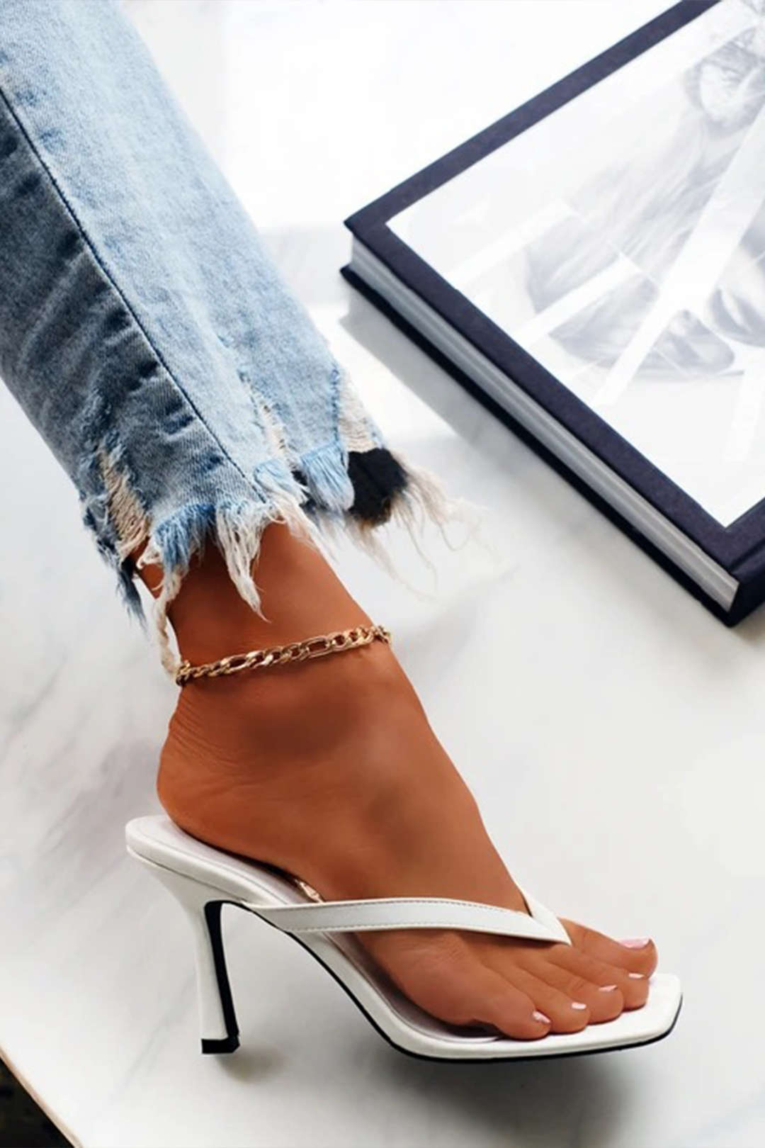 Nu-pieds à talon mi-haut basiques