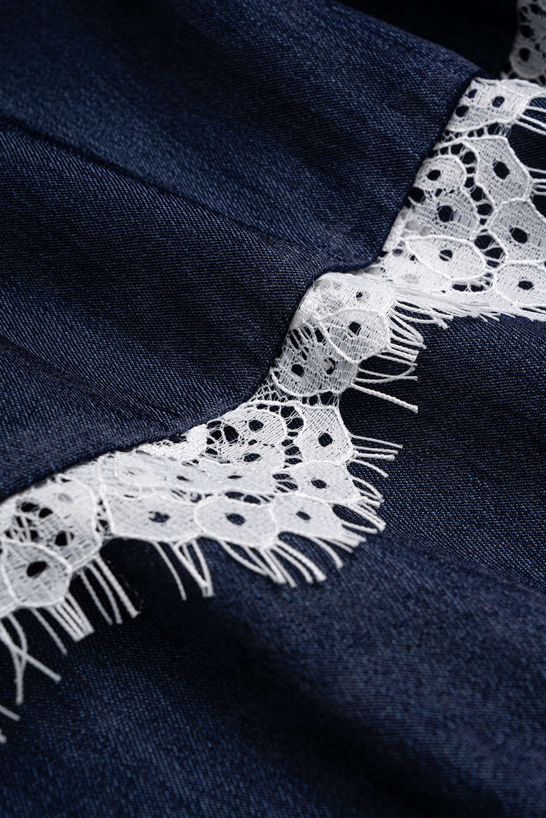 Bustier-Oberteil Mit Spitzenbesatz Und Hose Mit Geradem Bein