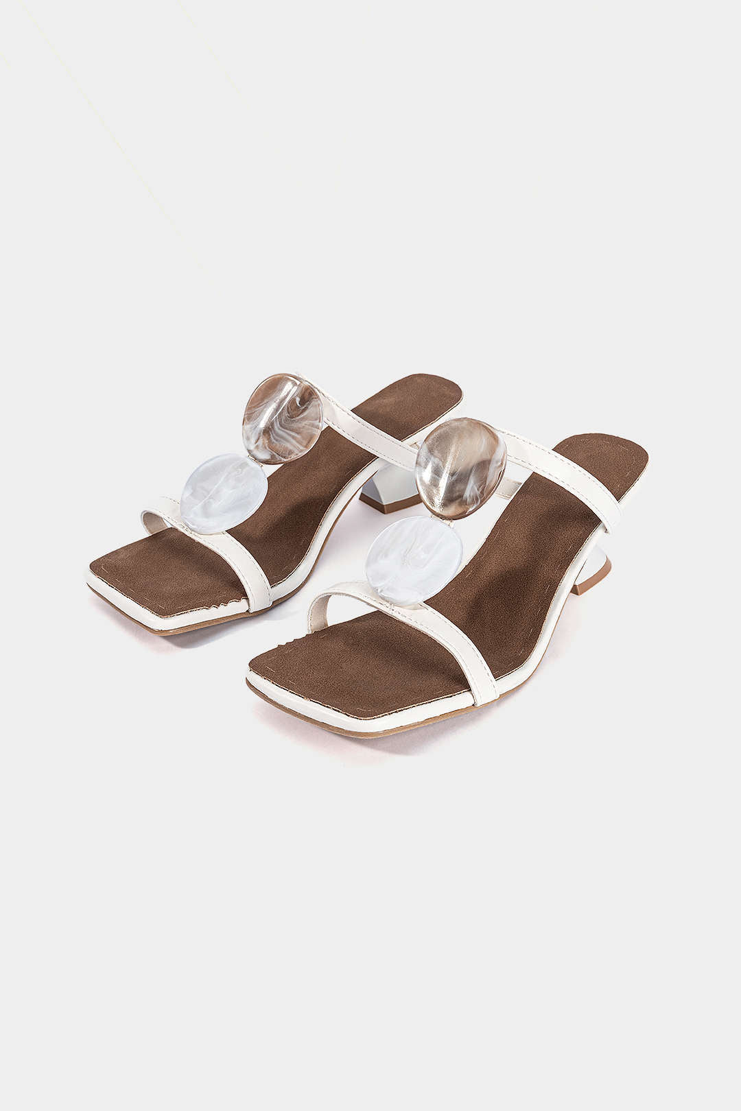 Quadratische Sandalen mit offener Zehenpartie