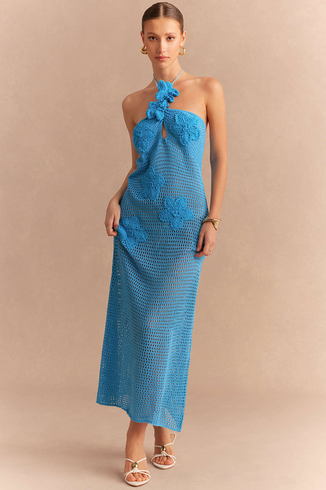 Offenes Strickkleid mit Neckholder, Bindeband am Rücken, asymmetrischem Saum und Blumenmuster, ärmellos, Midi-Länge
