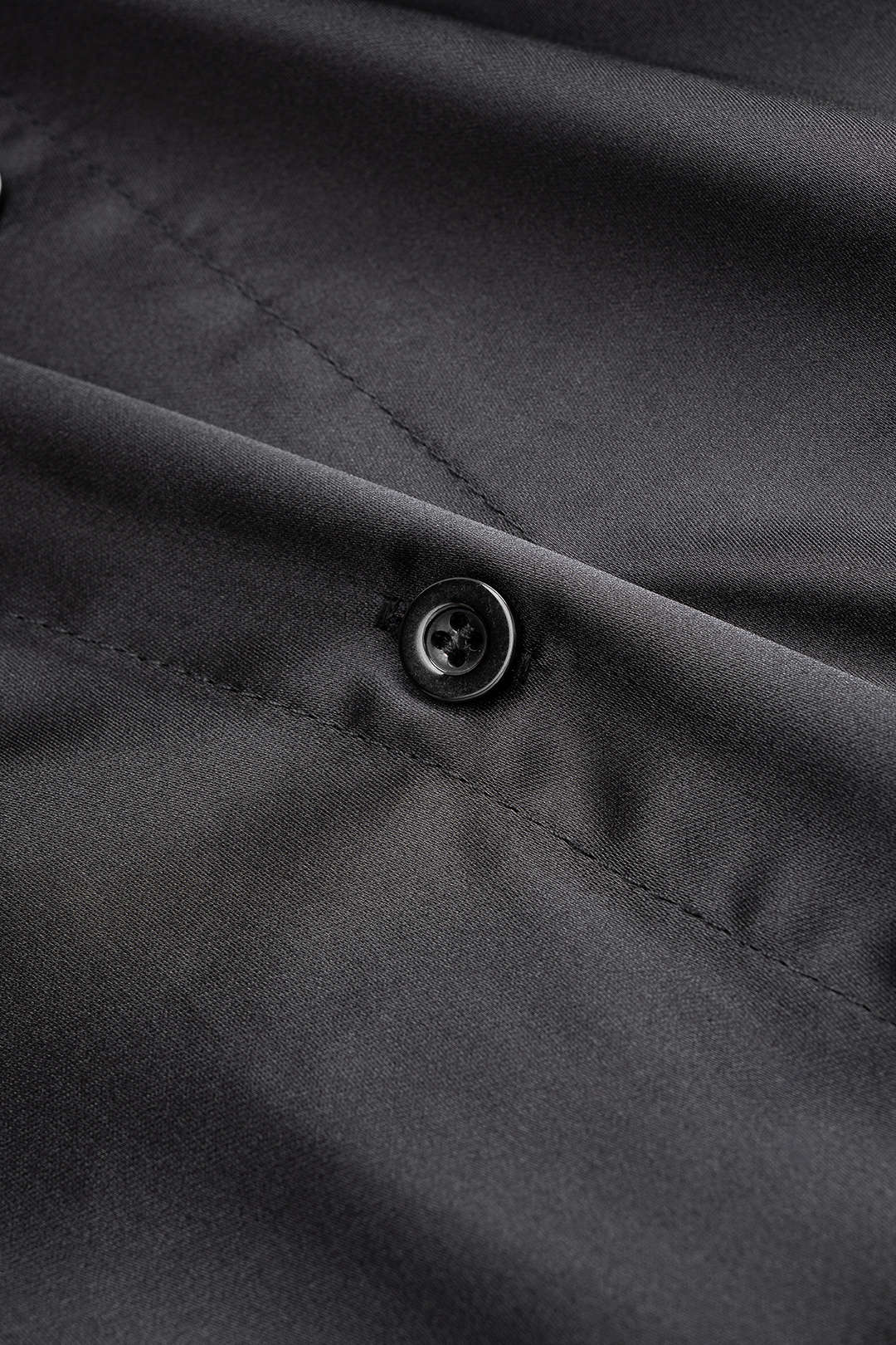 Satin-Patchwork-Midikleid mit Federbesatz und langen Ärmeln