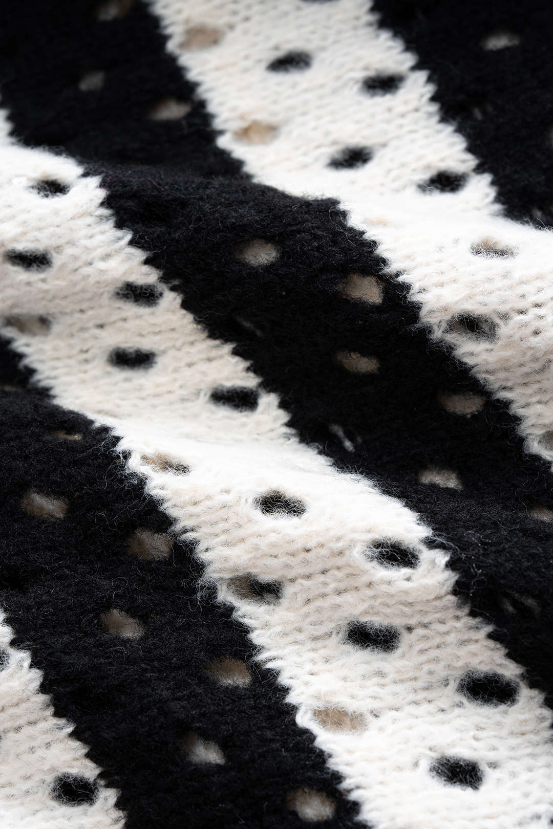 Knit Contrast Cut Out Long-Sleeve Top