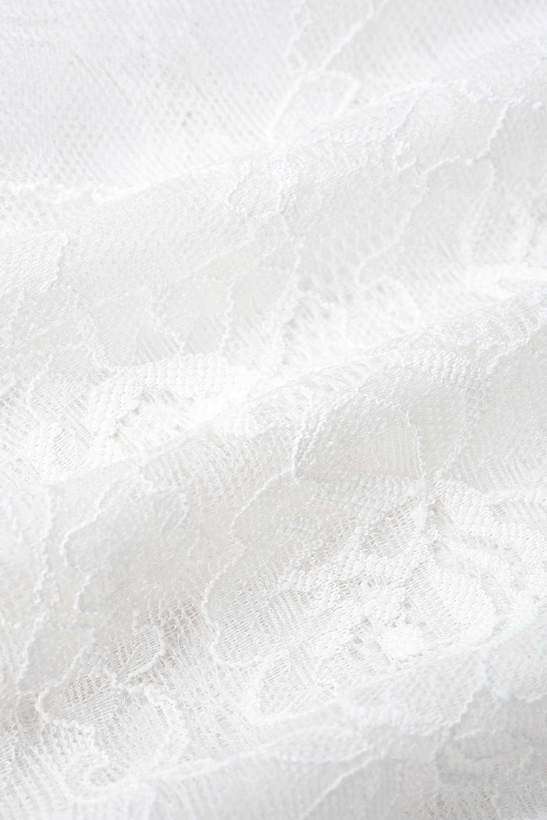 T-shirt asymétrique ruché à manches courtes avec empiècements en dentelle