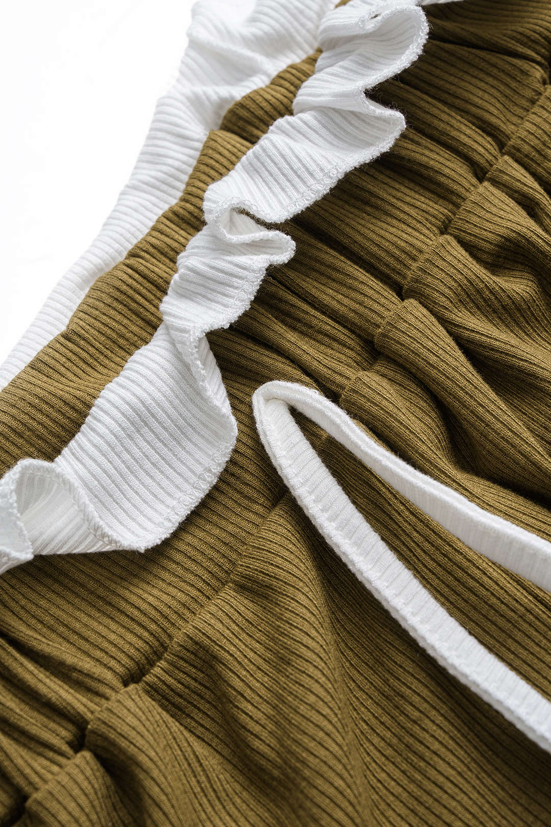 Contrast Round Neck Tank Top And Scallop Edge Drawstring Pants Sets