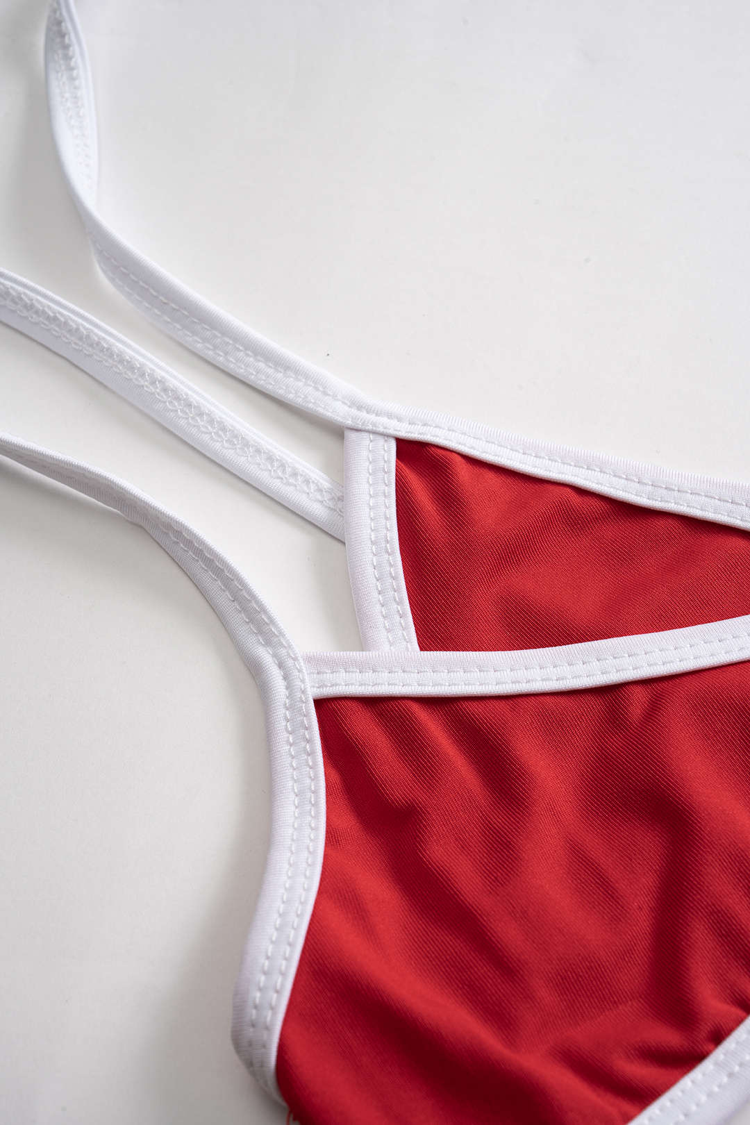 Bikini-Set mit Kontrastbesatz