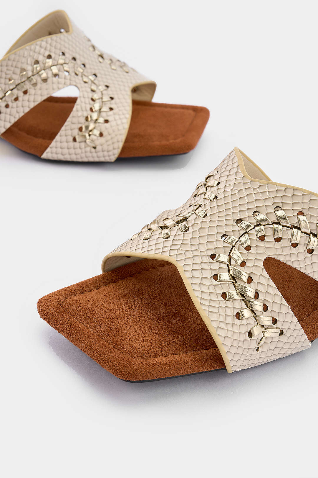 Sandales carrées en cuir imprimé crocodile