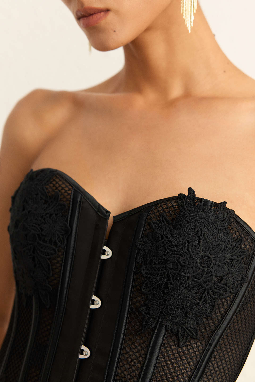 Besticktes, durchsichtiges Korsett-Tube-Top mit Taillenband
