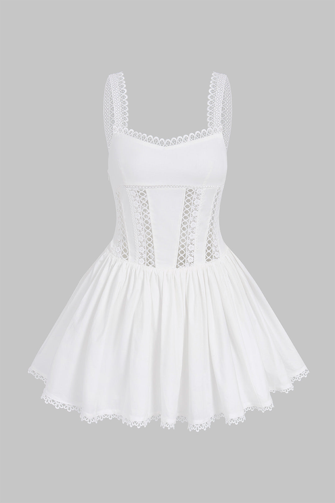 Mini-robe sans manches froncée à découpes et bordures en dentelle