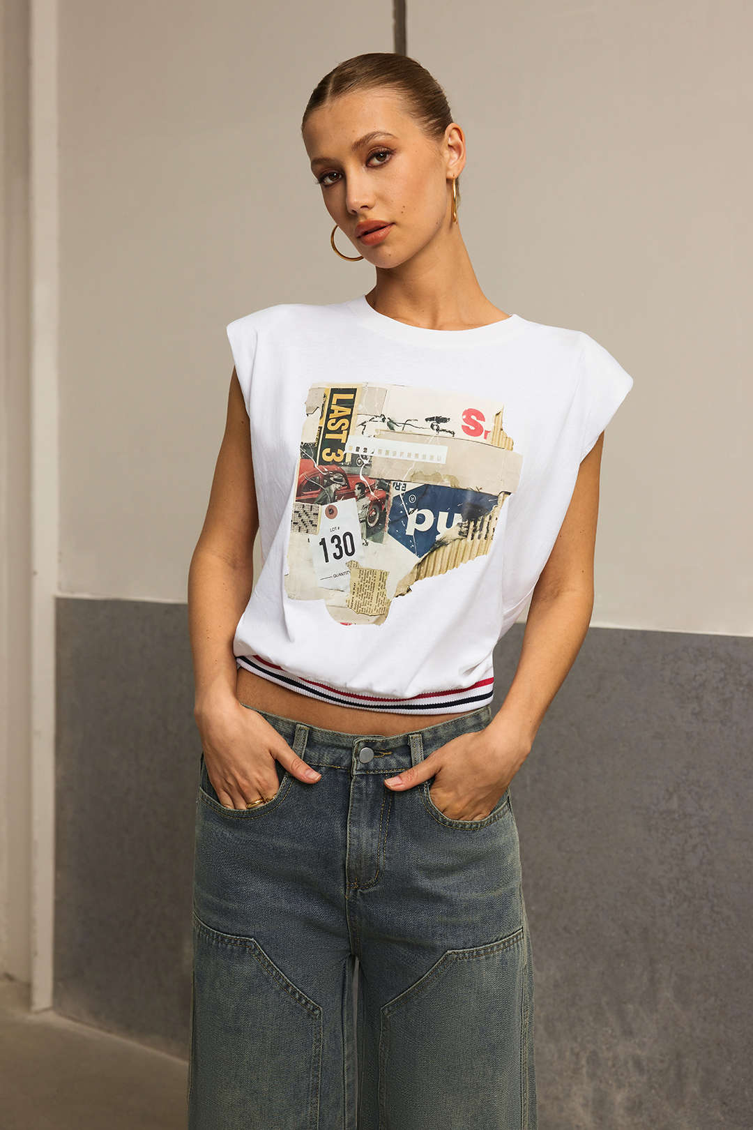 T-shirt ample sans manches imprimé numérique motif lettre de voiture