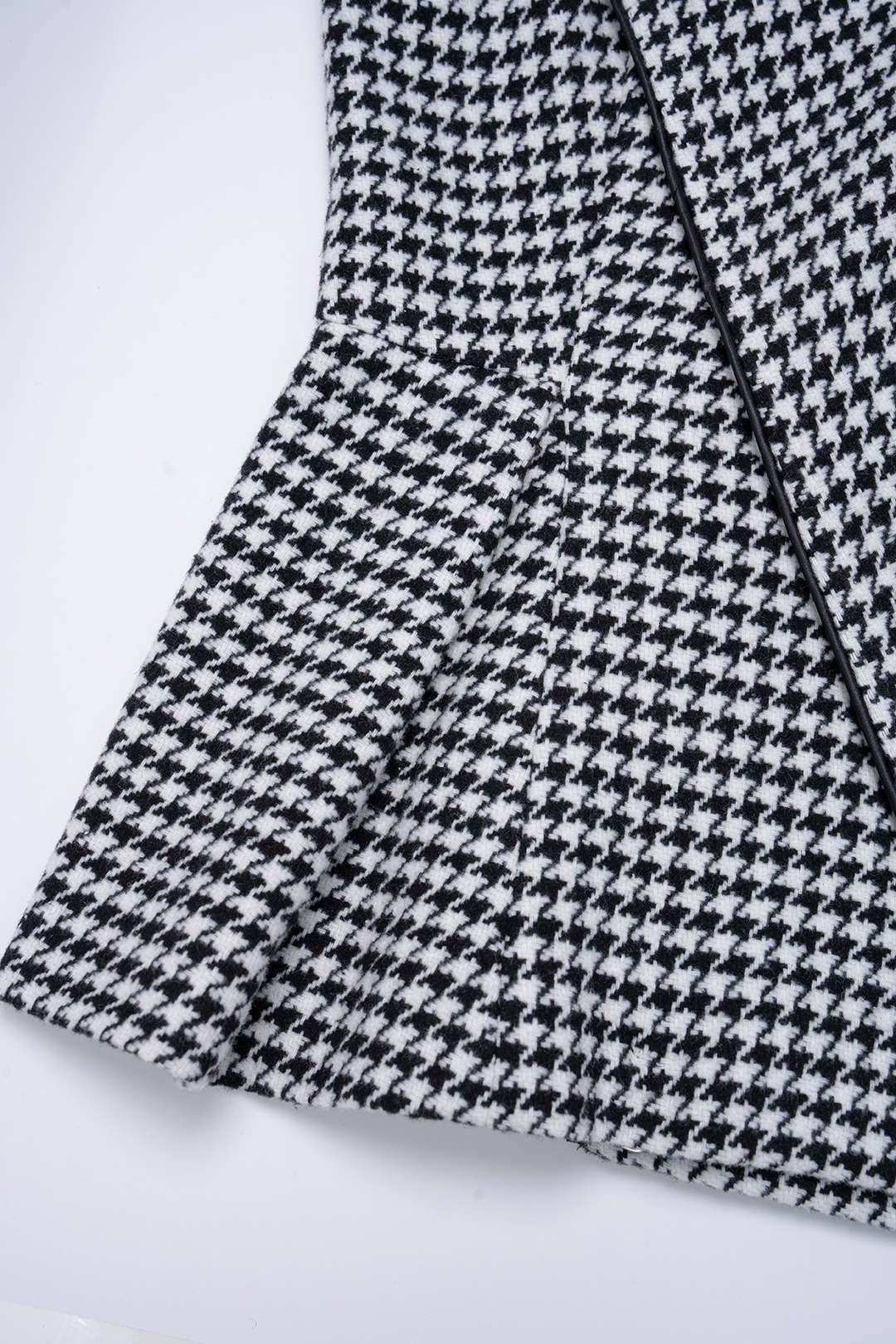 Houndstooth Print Tweed Notched Lapel Vest