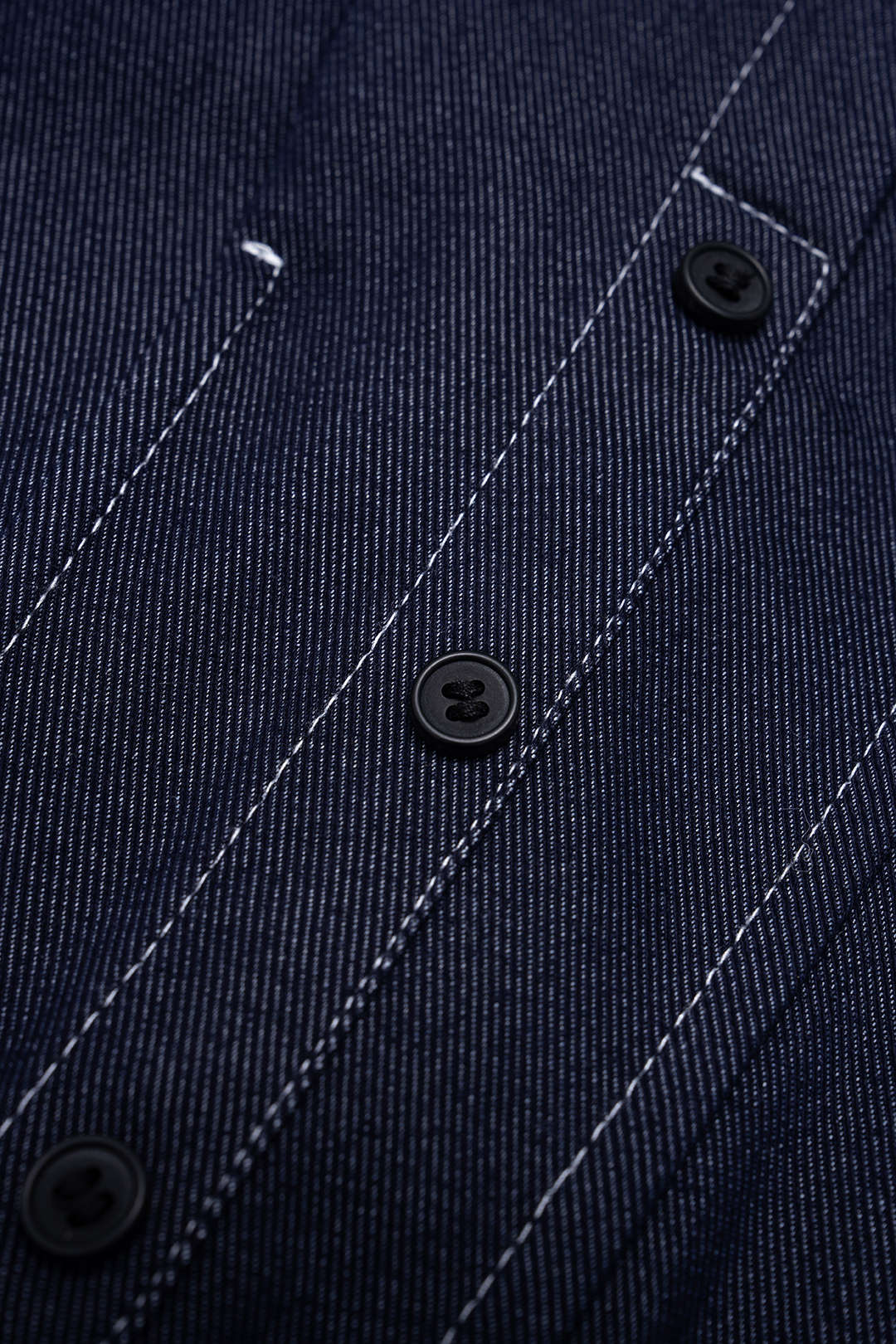 Gerüschtes asymmetrisches Jeans-Minikleid mit langen Ärmeln