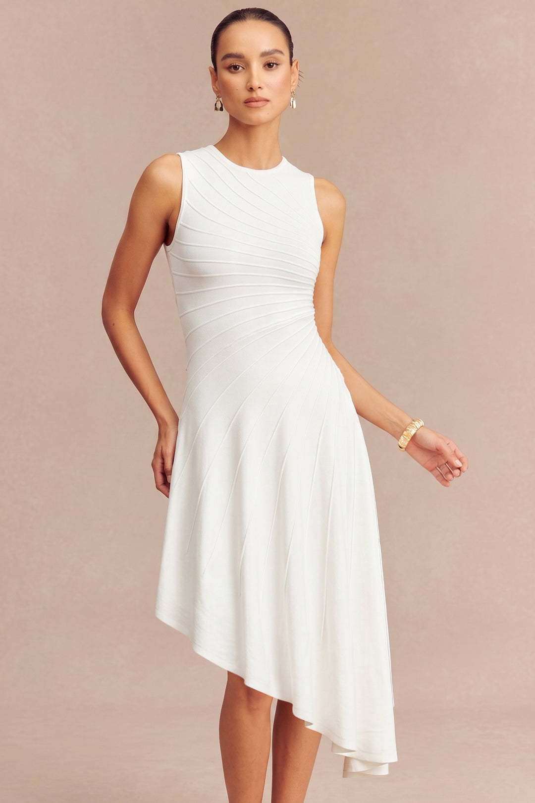 Robe midi sans manches asymétrique à col rond en maille