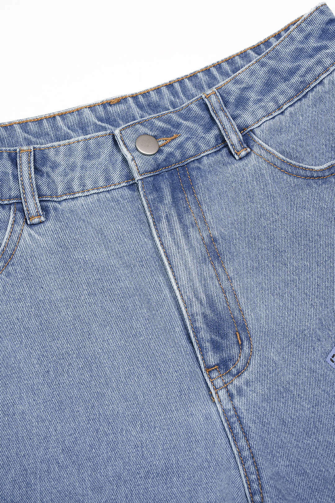 Jeansshorts mit Digital-Buchstabenprint und hoher Taille