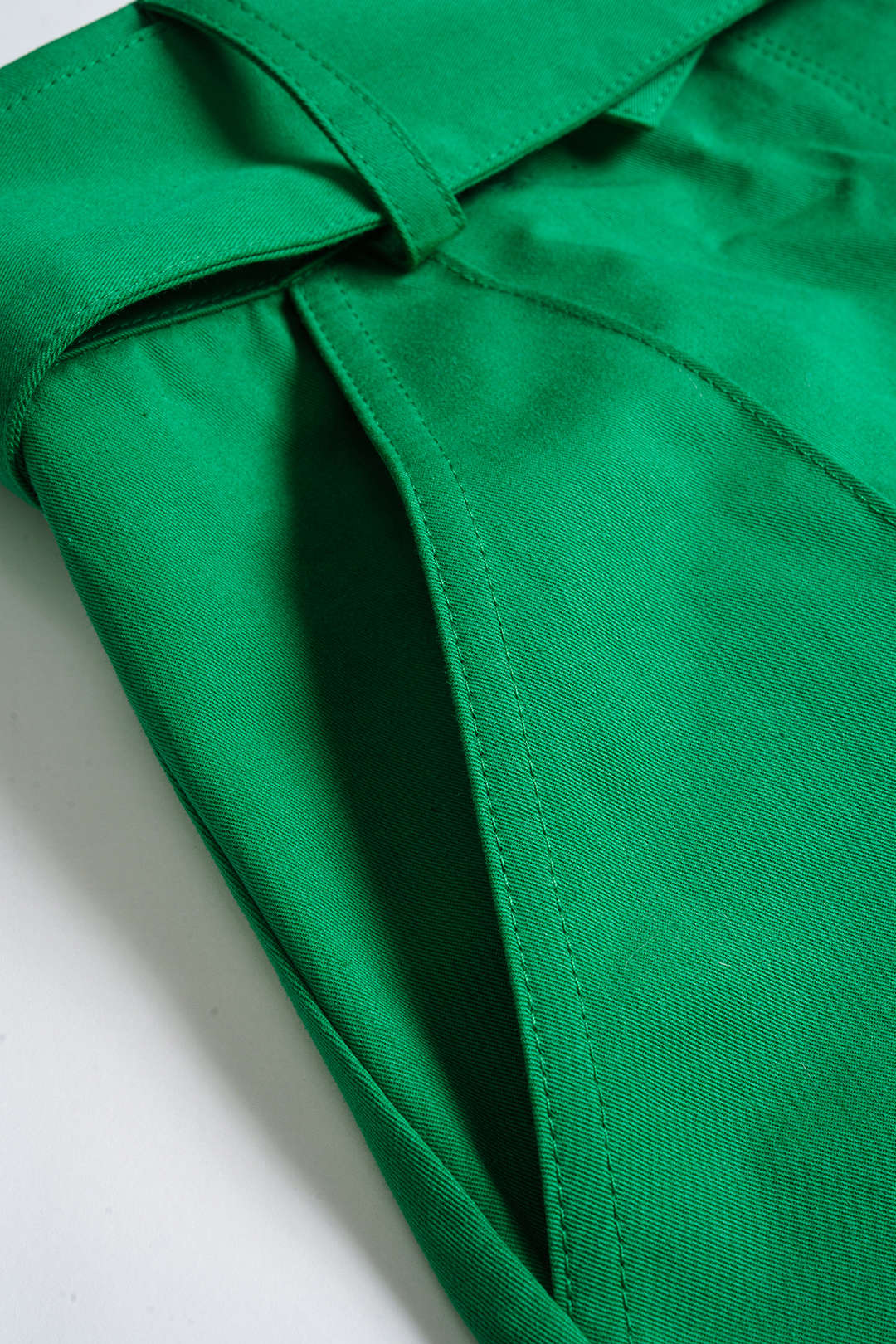 Shorts unis ceinturés