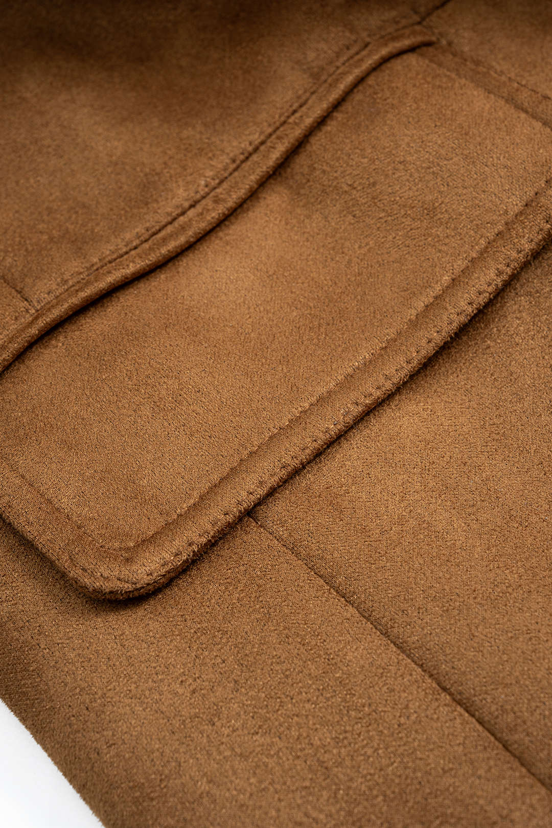 Blazer en suède à revers crantés avec poches à nouer