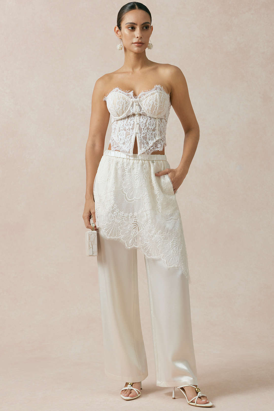 Satin-Patchwork-Hose mit Spitzenbesatz und asymmetrischem Saum