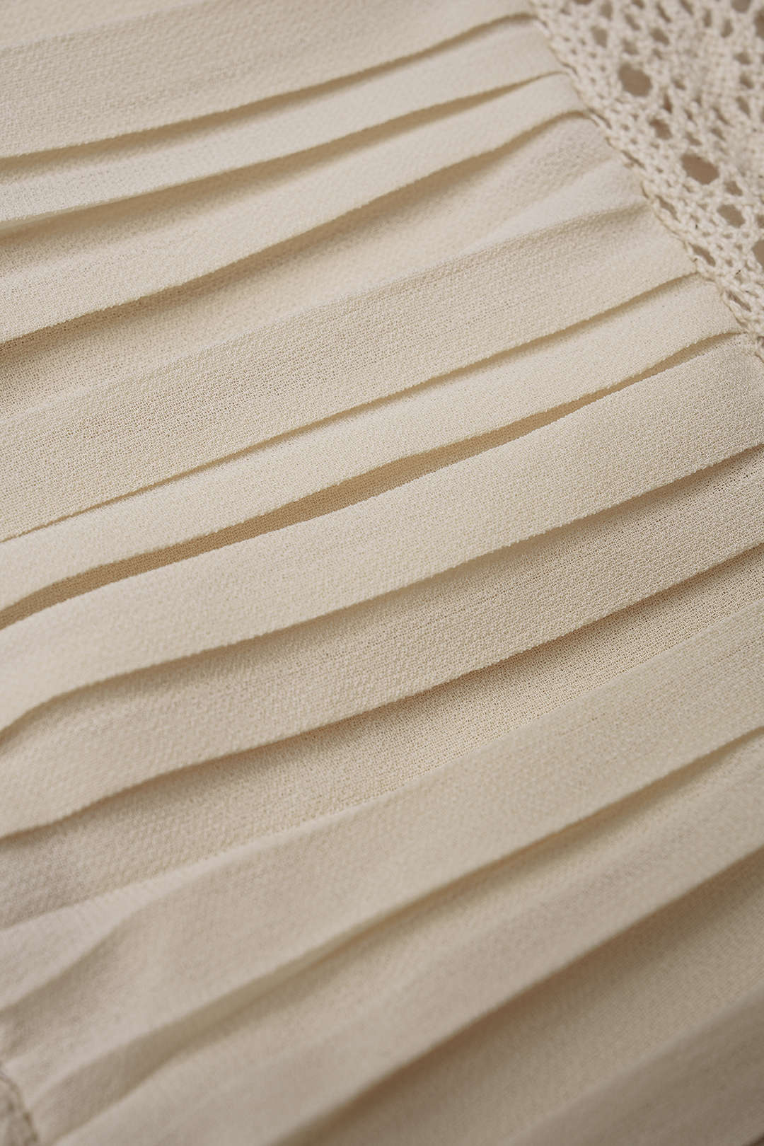 Chiffon-Trägertop mit asymmetrischem V-Ausschnitt zum Binden