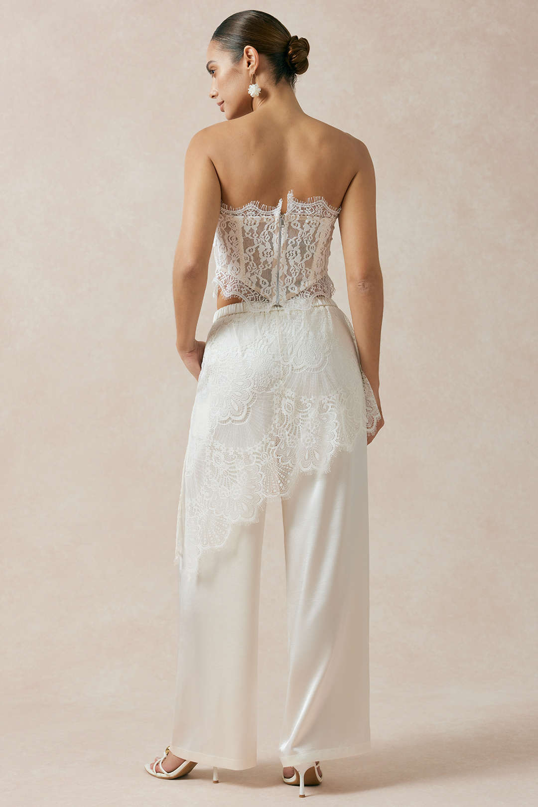 Satin-Patchwork-Hose mit Spitzenbesatz und asymmetrischem Saum