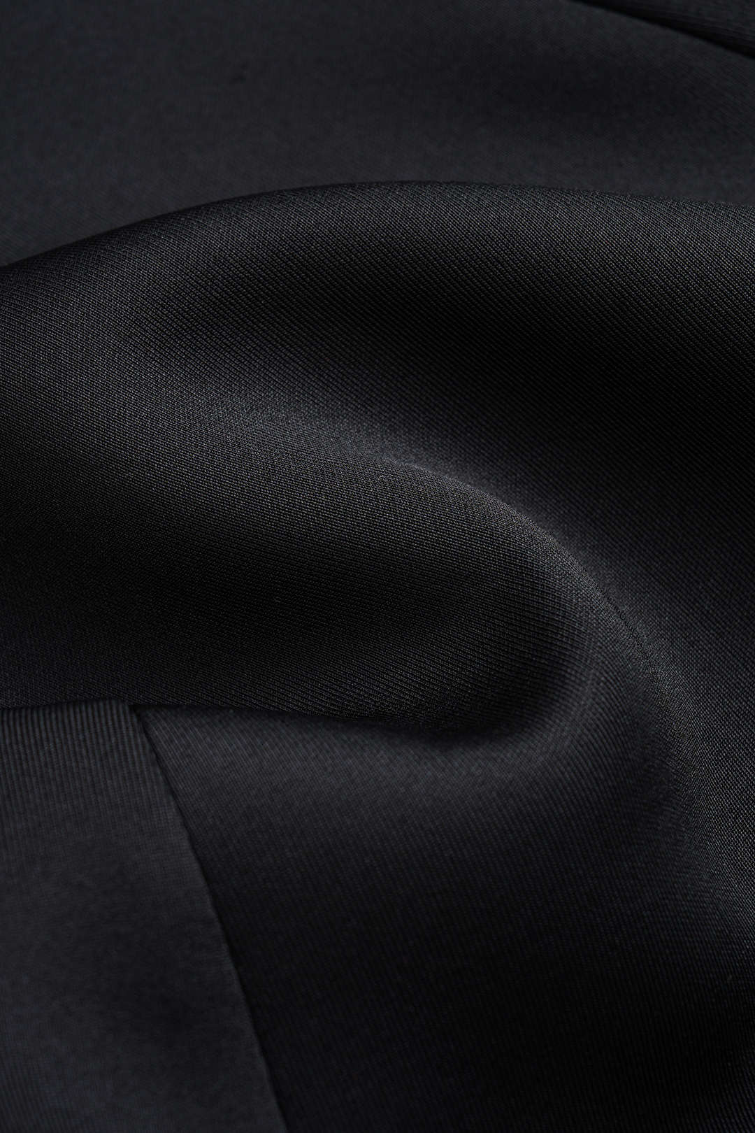 Mini-Kleid mit Pelzbesatz, Patchwork, schulterfrei, Knopfleiste und langen Ärmeln