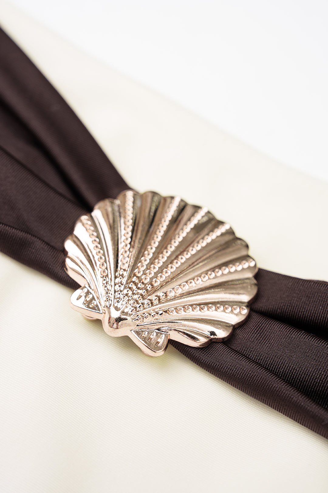 Kontrastfarbenes Metallic-Bikini-Set