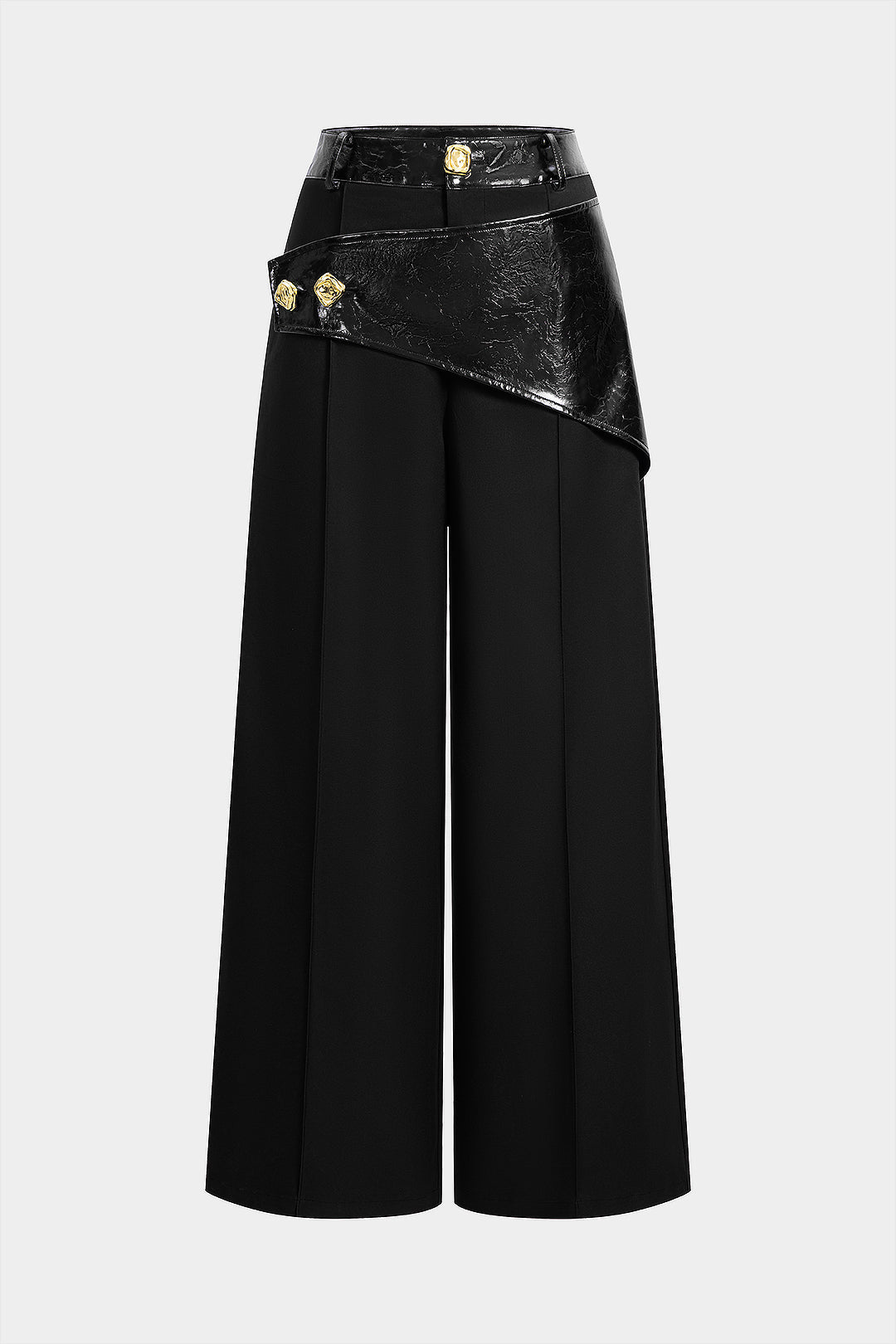 Hose aus Kunstleder-Patchwork mit asymmetrischem Metallic-Knopf und weitem Bein