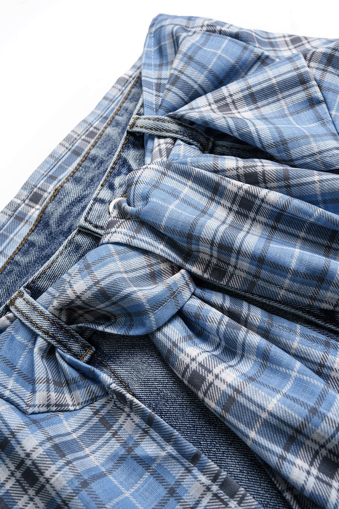 Jean taille haute à carreaux en denim avec lien à la taille et poches