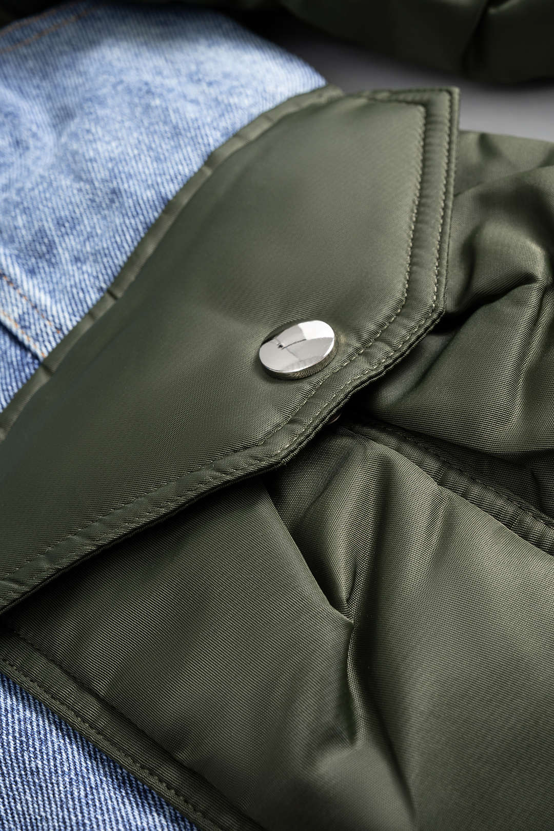 Veste en jean patchwork avec poches froncées