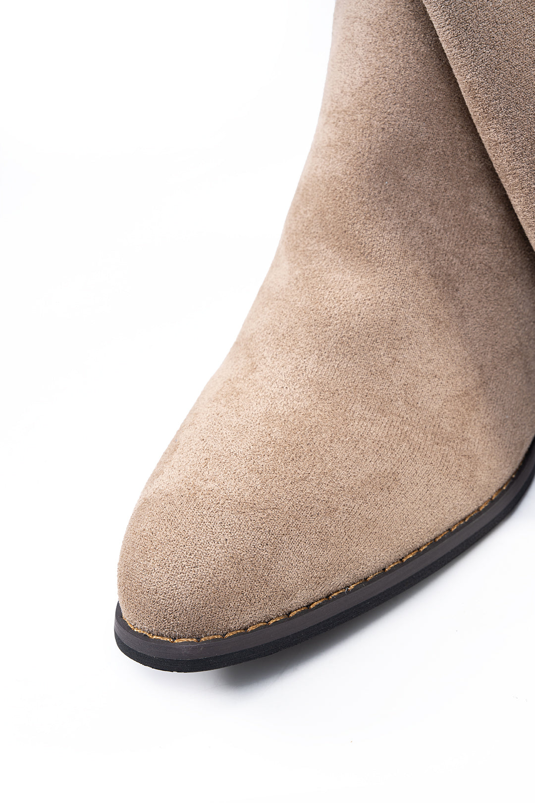 Wildleder-Stiefel mit Metallic-Knopf und spitzer Zehenpartie bis zur halben Wade