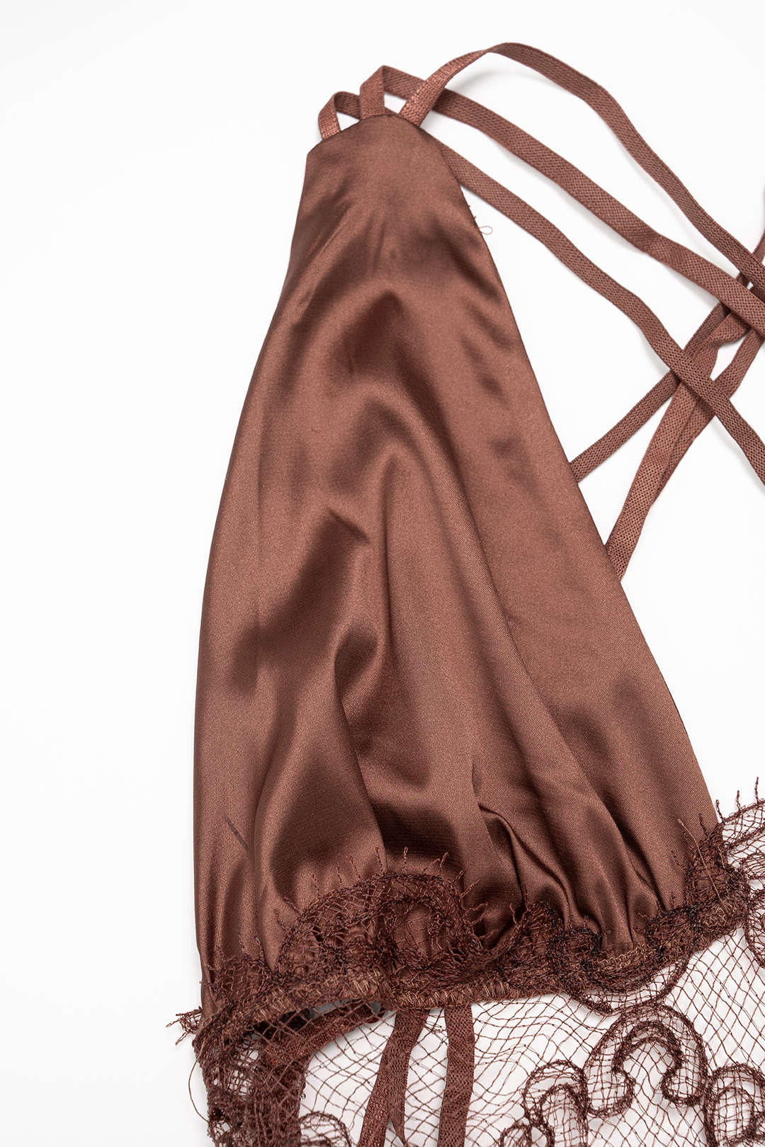 Maxikleid aus Satin-Patchwork mit transparenter Spitze, V-Ausschnitt und überkreuztem Rückenteil