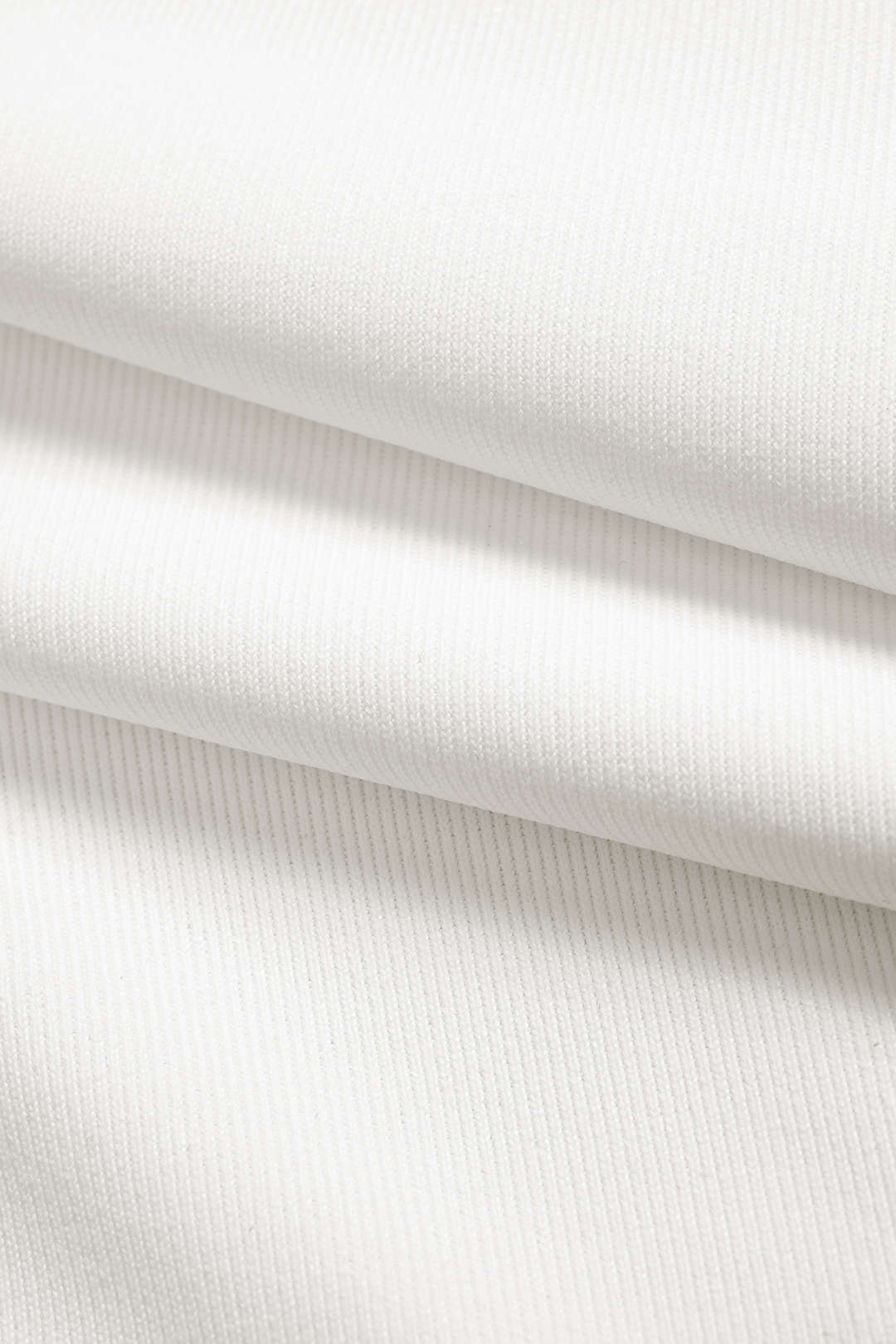 T-shirt froncé à col en V et taille cintrée