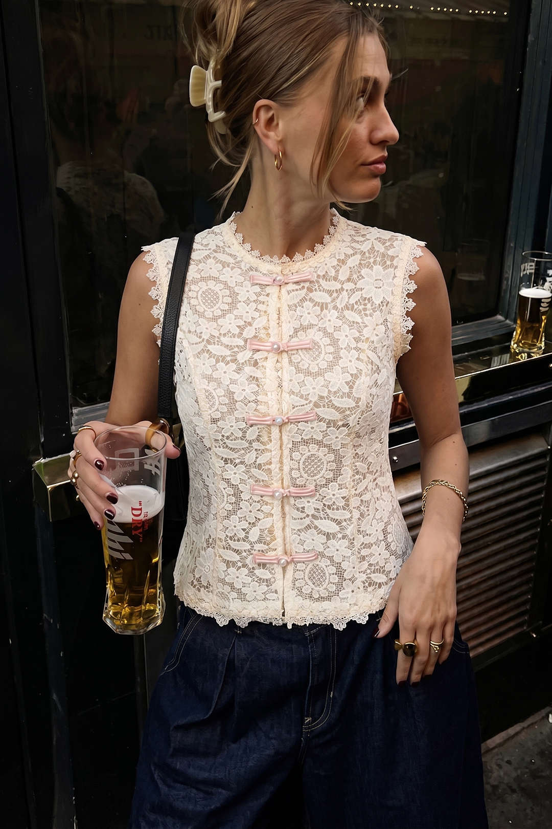 Spitzen-Patchwork-Satin-Tanktop mit Knopfleiste