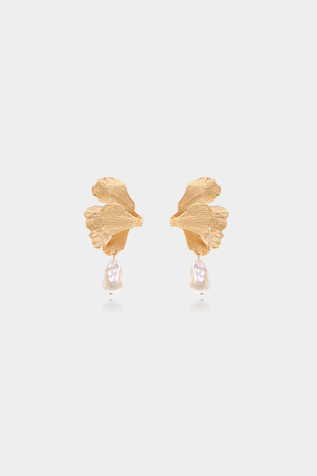 Alloy Pearl 3D Leaf Earrings