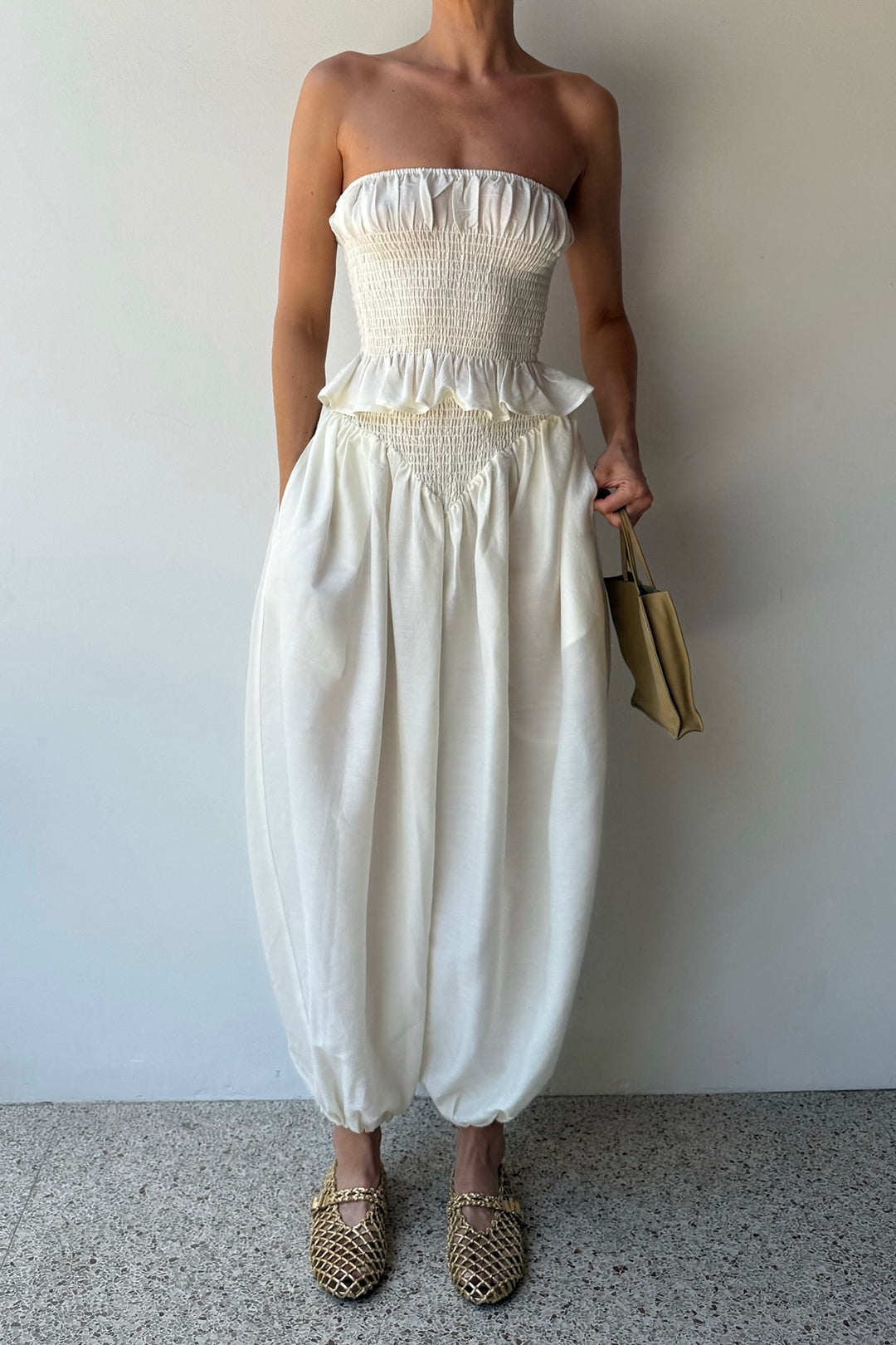 Gesmoktes Rüschen-Tube-Top und weite Ballonhose-Set