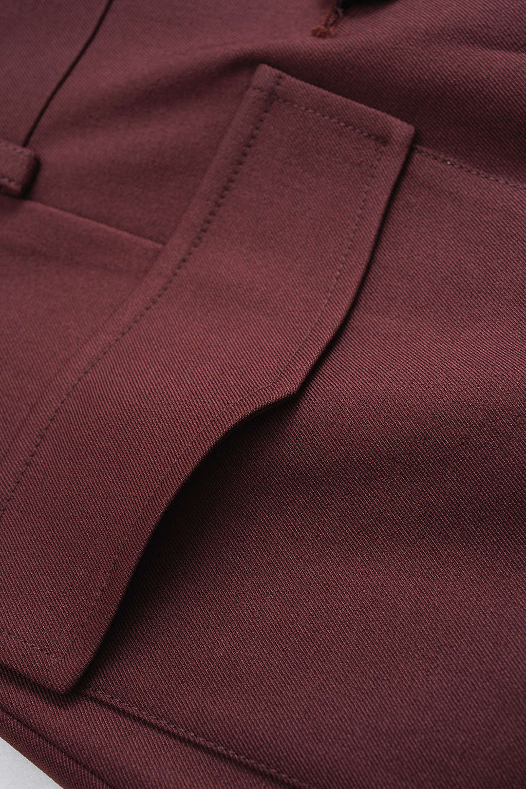 Mantel mit Revers, Knöpfen und Taschen