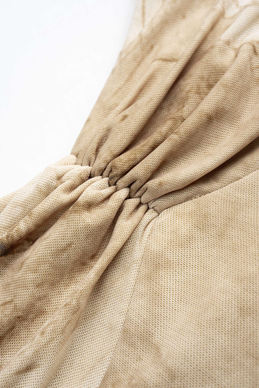 Abstrakter Druck Asymmetrisch gerafftes Slip-Maxikleid mit Rüschensaum und ohne Ärmel