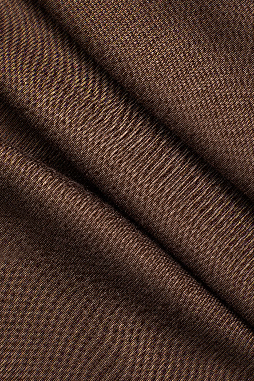 Robe longue asymétrique fendue au cou