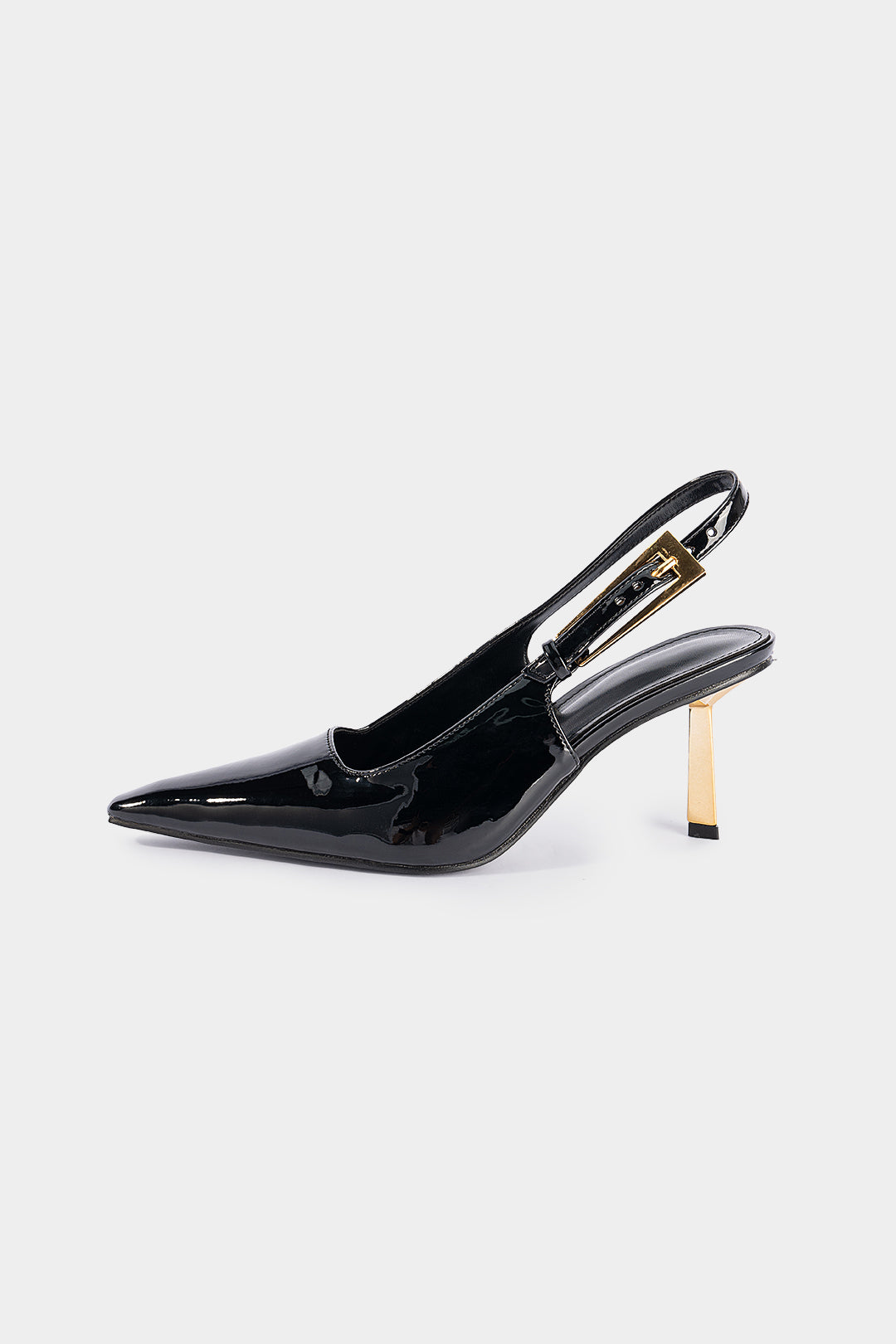 Chaussures à talons pointus en cuir verni avec boucle métallique décorative