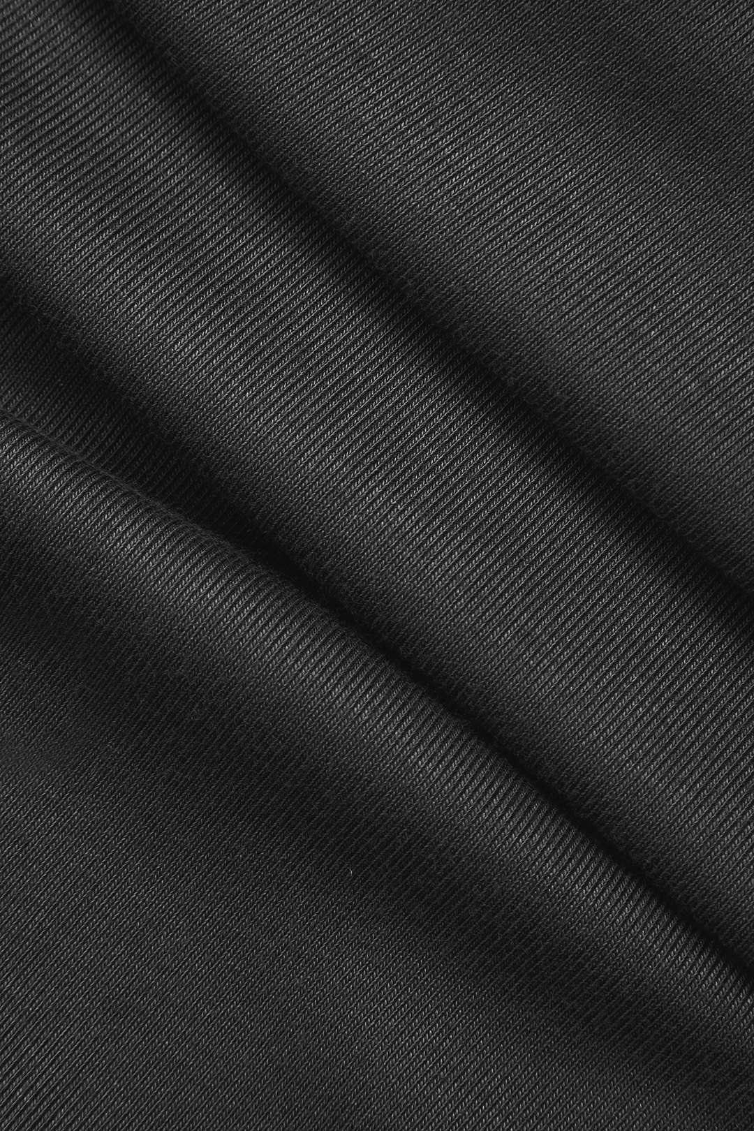 Robe longue asymétrique fendue au cou