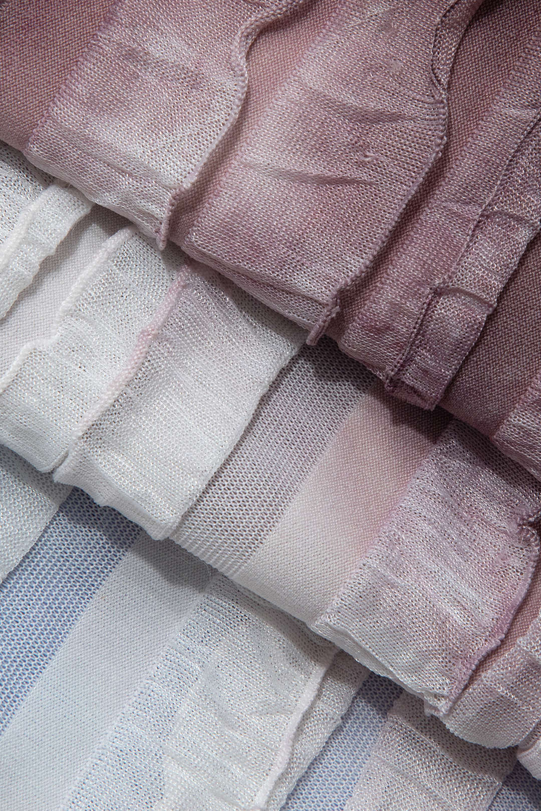 Robe longue dos nu à volants texturés transparents
