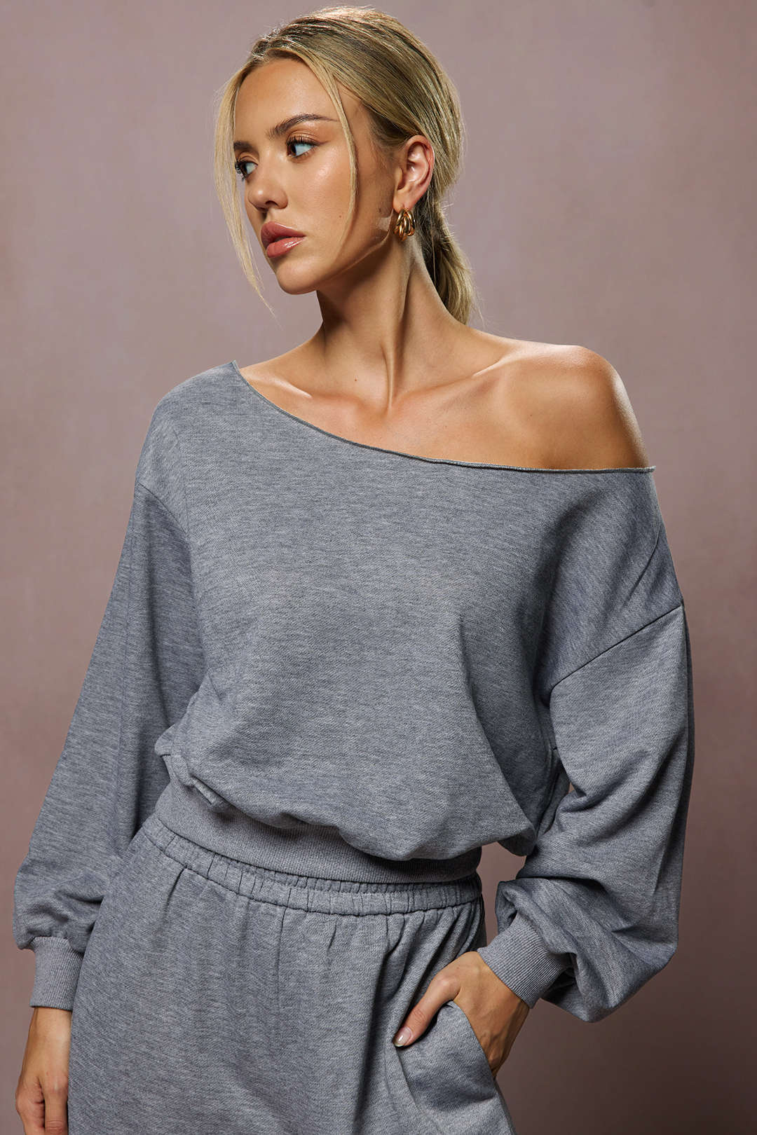 Ensemble haut asymétrique et pantalon