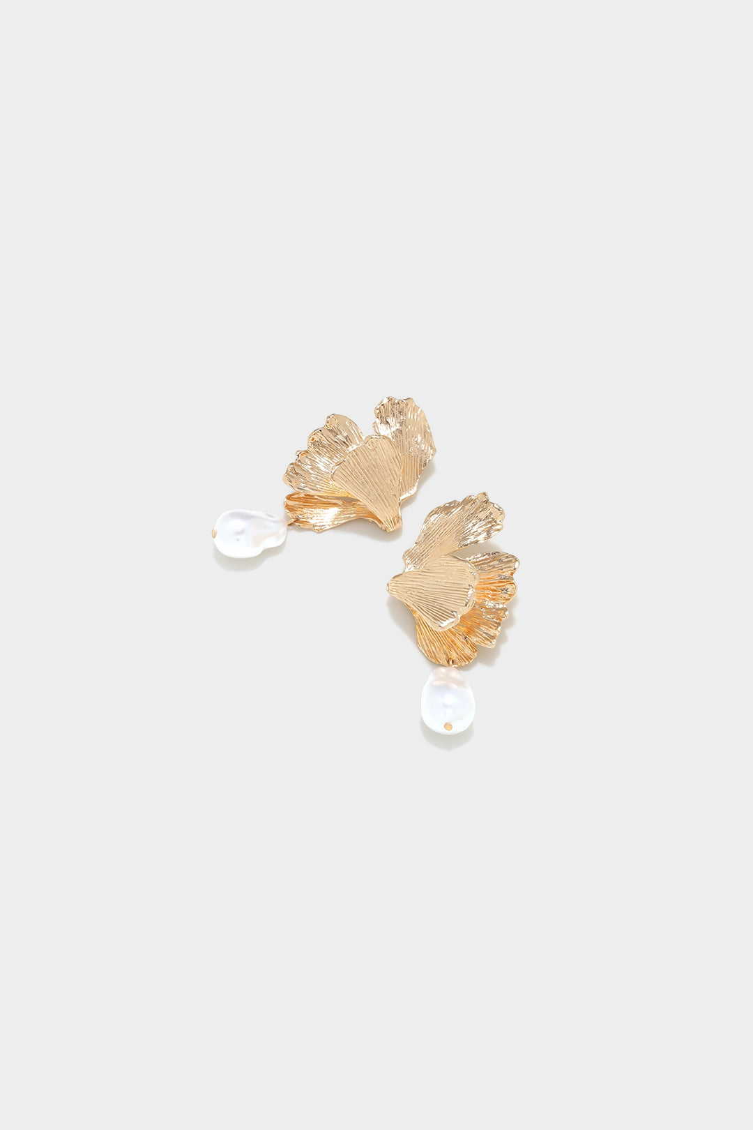 Alloy Pearl 3D Leaf Earrings