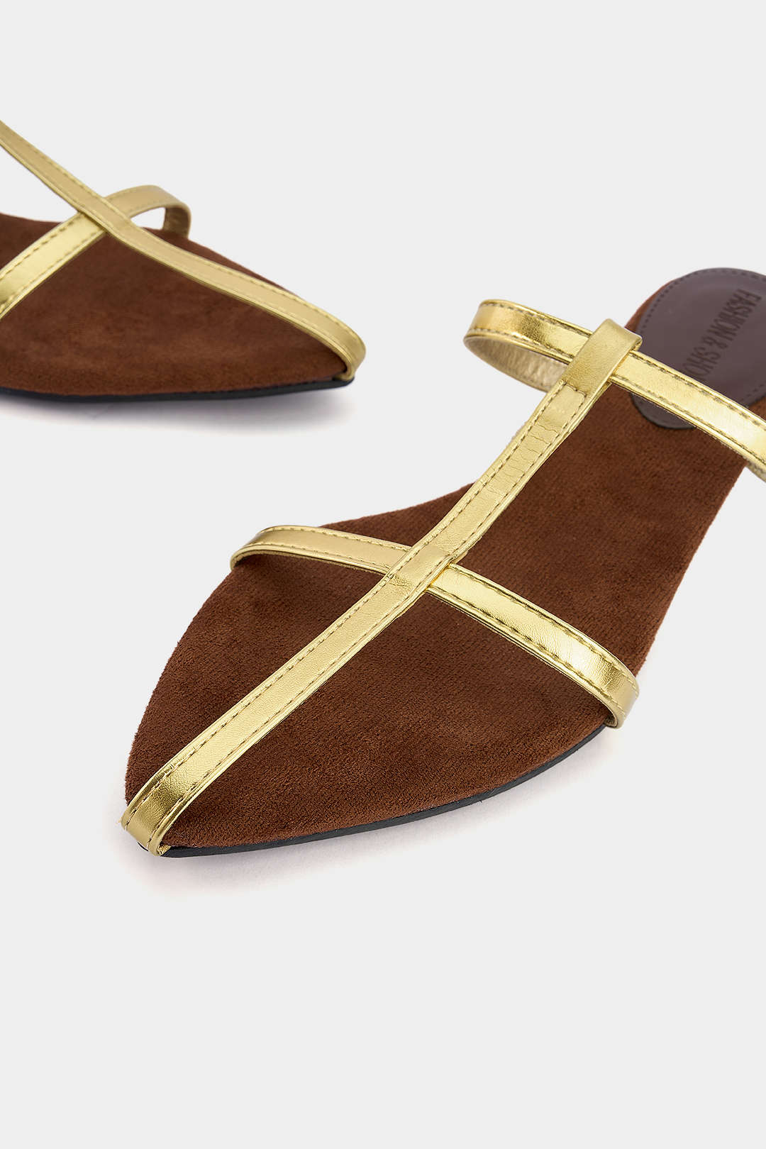 Ballerines pointues en cuir et velours côtelé