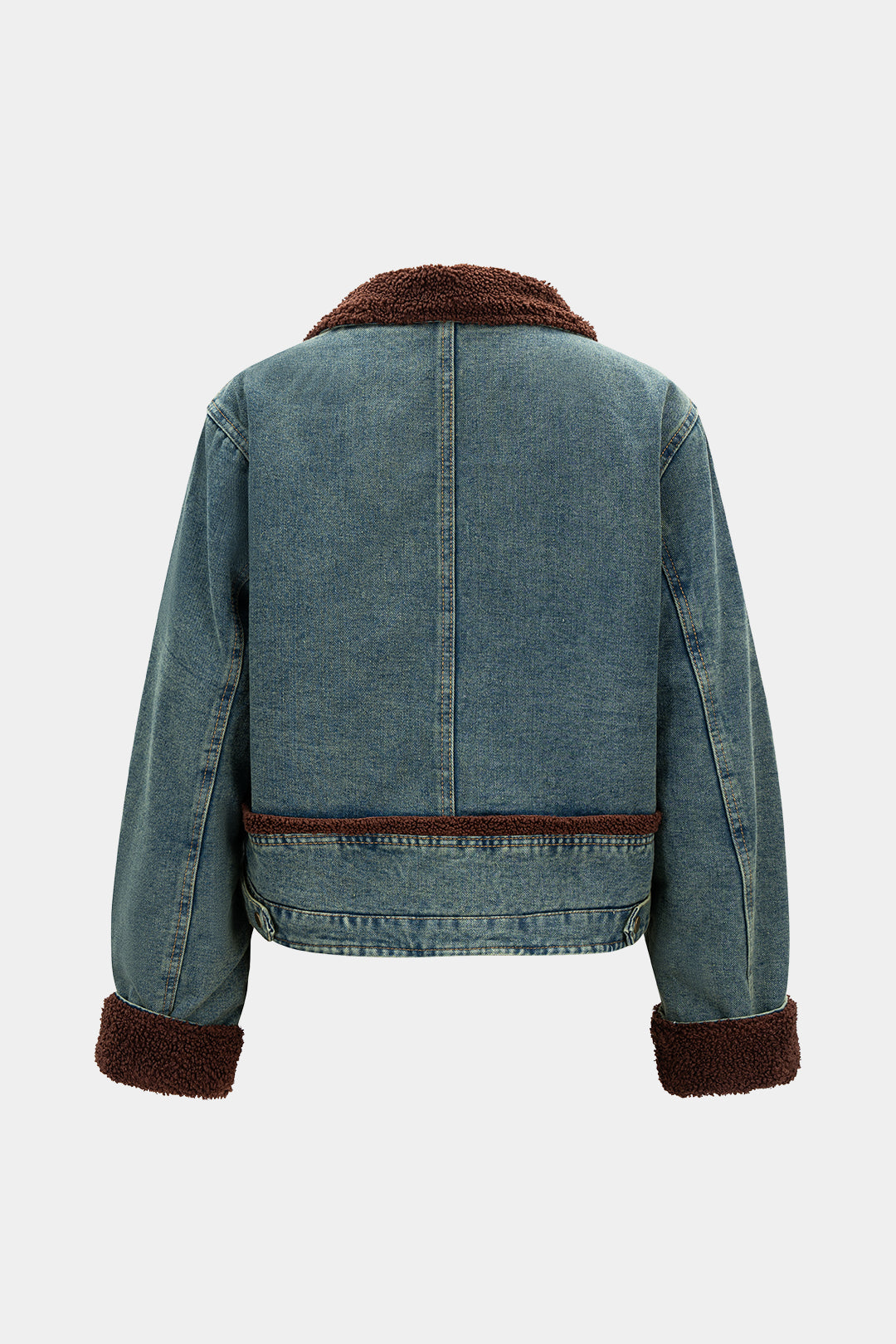 Denim-Patchwork-Jacke mit Zierknöpfen und Ziertaschen