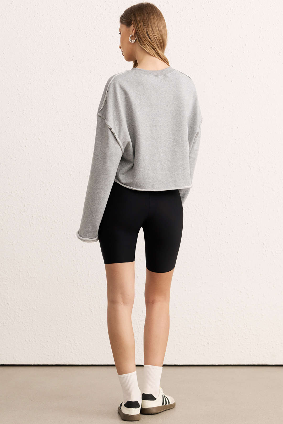Einfarbiges Tailliertes Sweatshirt