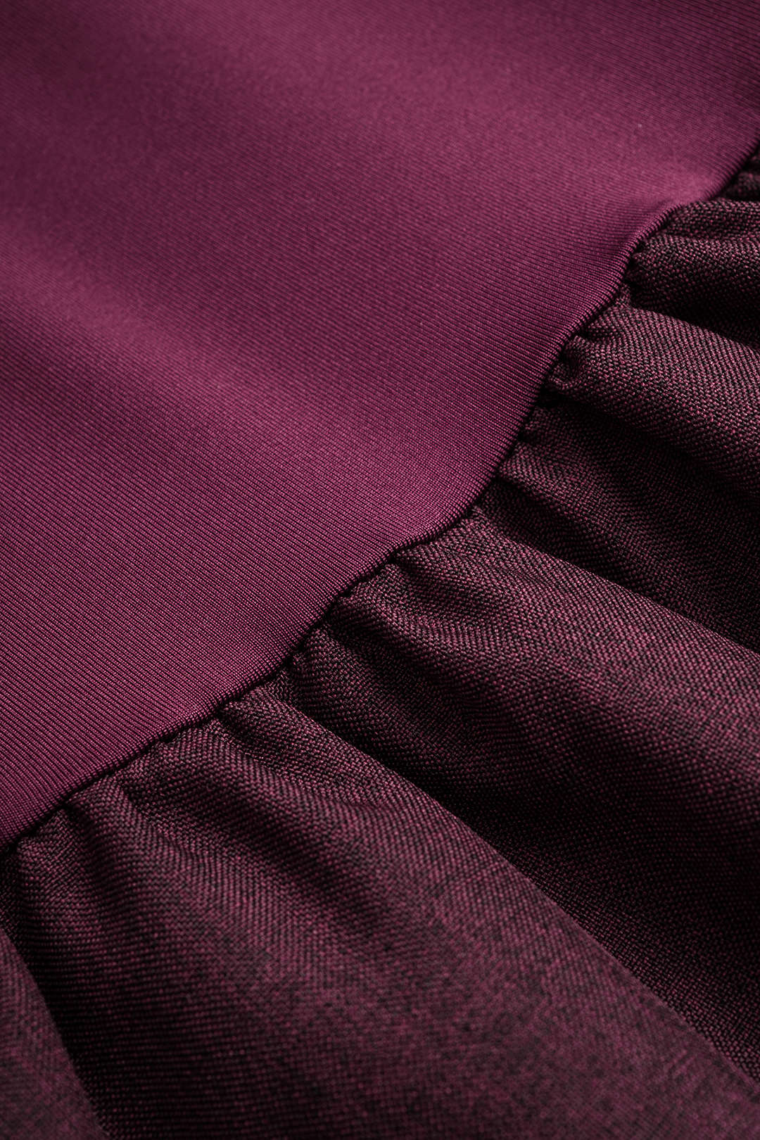 Trägerloses gerafftes ärmelloses Maxikleid