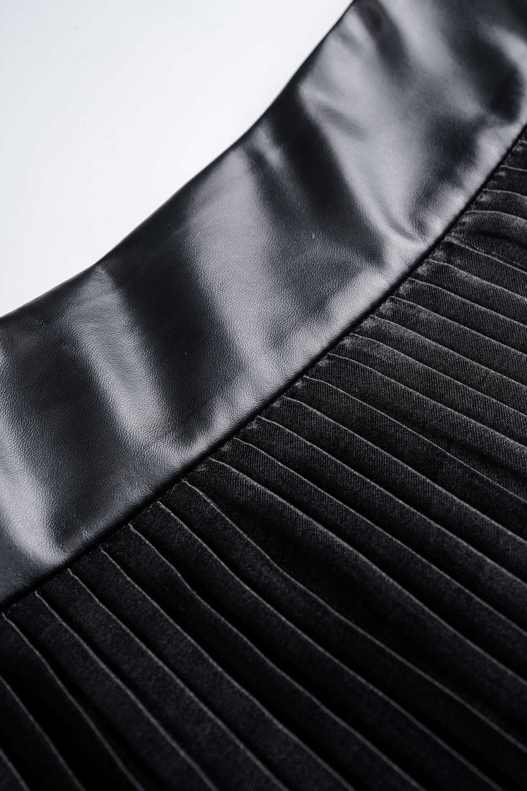 Plissierter Lagenrock aus Satin