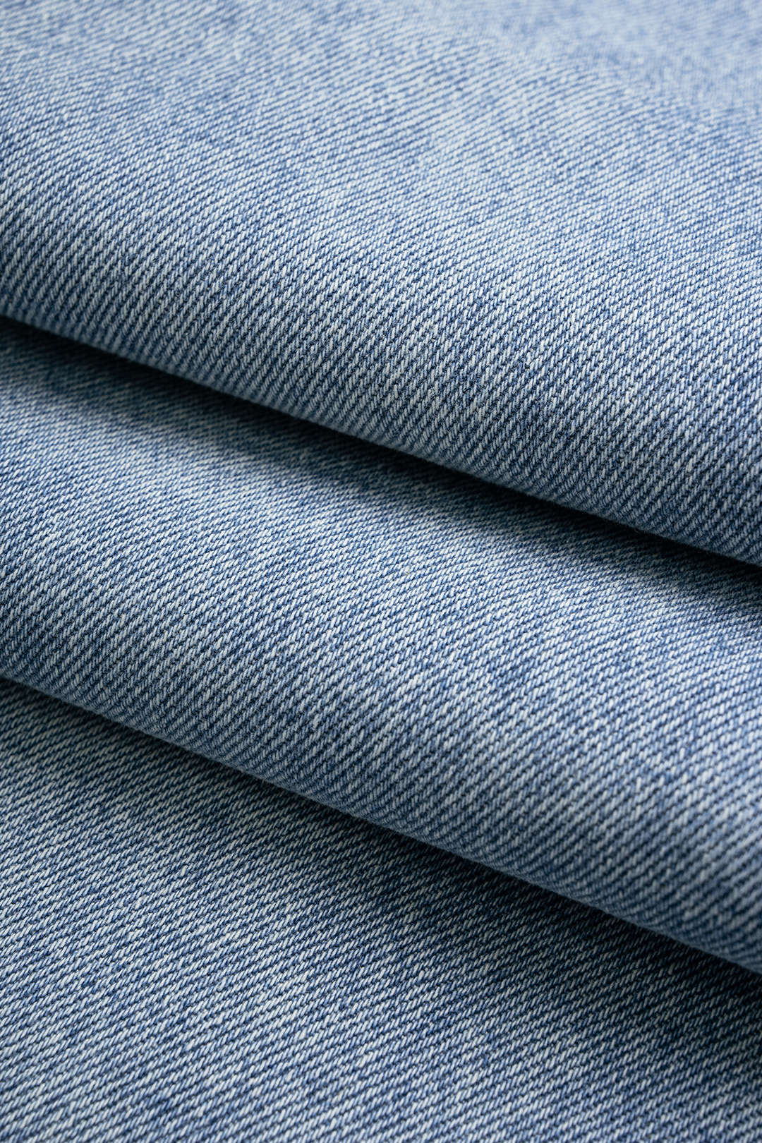 Jeans mit weitem Bein und Metallschnalle aus Denim