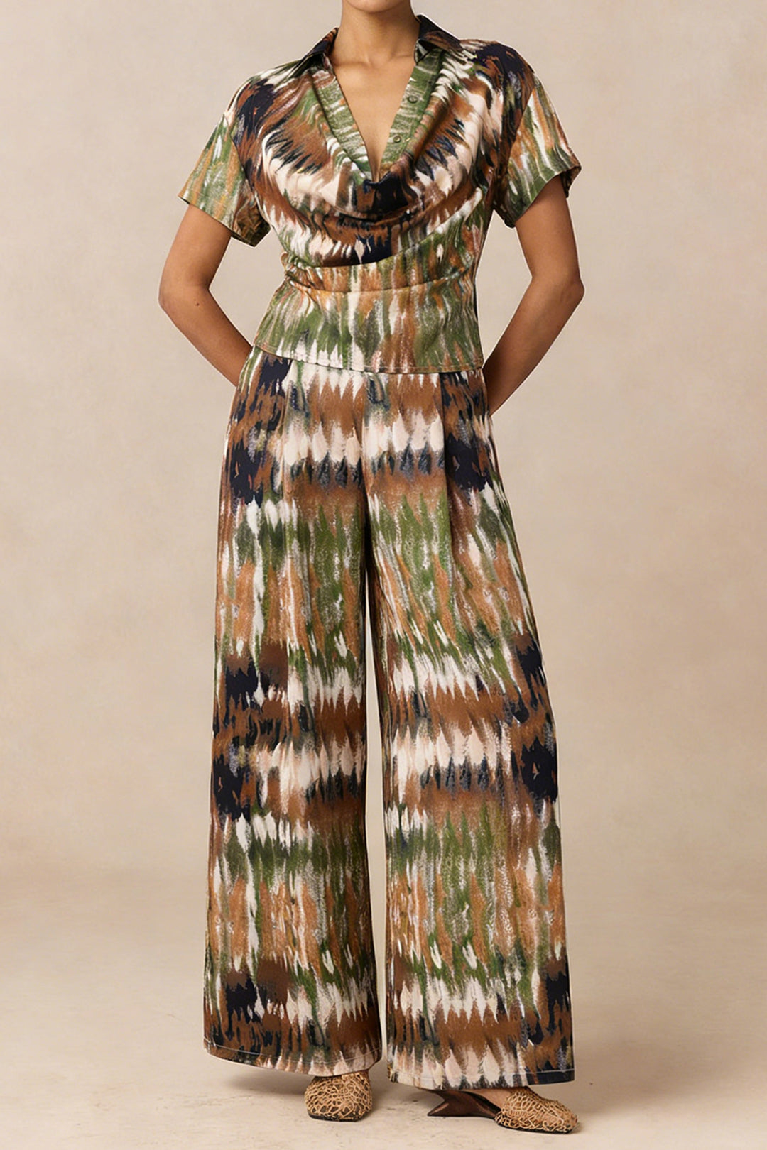 Ombre-Satinhose mit hoher Taille und weitem Bein